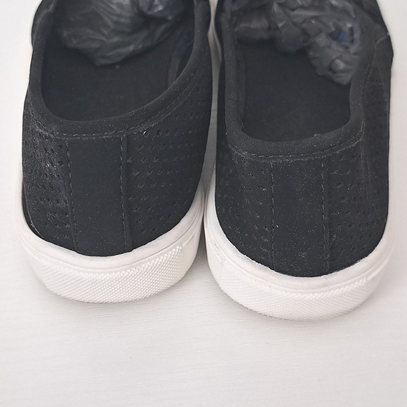 Time & Tru Shoes Women's 6.5 Memory Foam Casual Perf Slip On Flats Sneaker - Picture 7 of 7